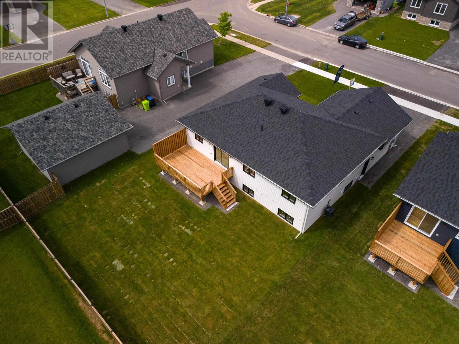 7 Noah Dr Property Photo 5