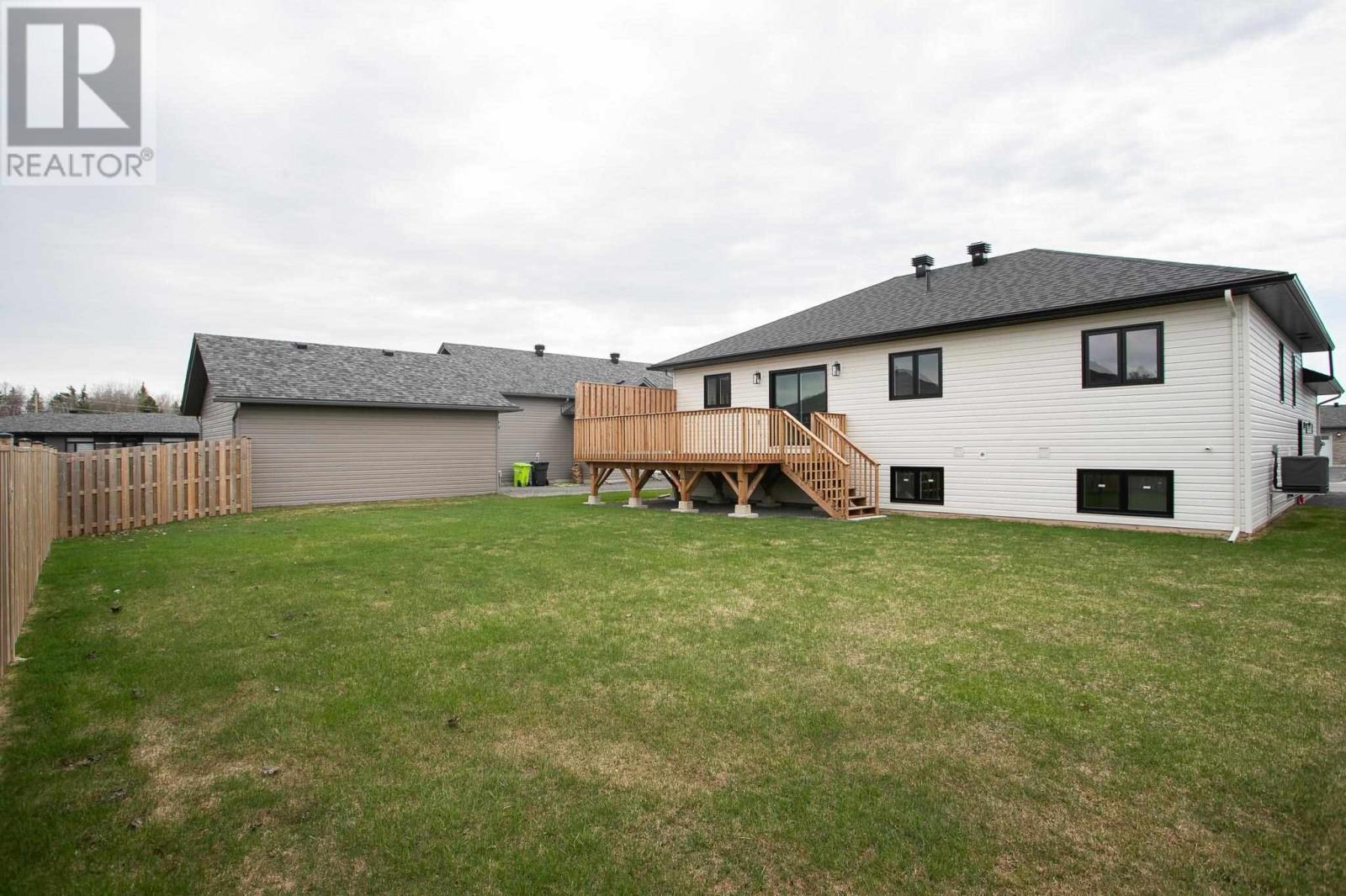 7 Noah Dr Property Photo 8