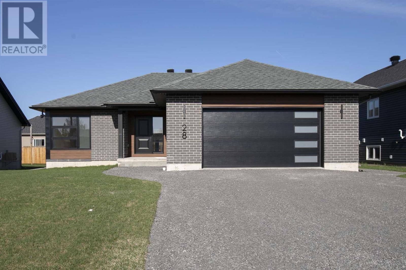 28 Noah Dr Property Photo 1