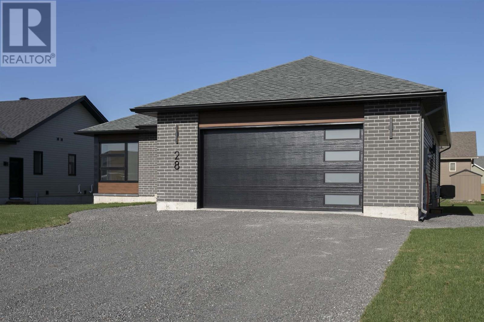 28 Noah Dr Property Photo 3