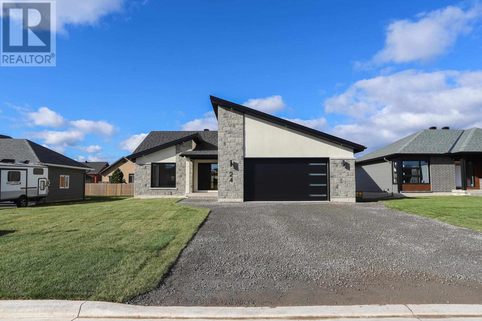 24 Noah Dr Property Photo 1