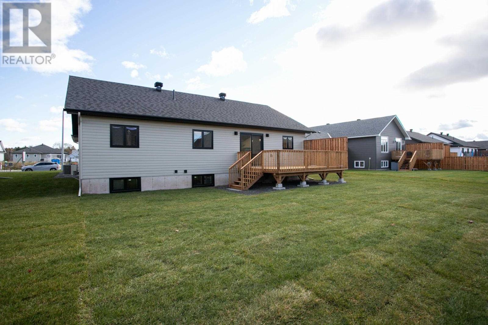 24 Noah Dr Property Photo 4