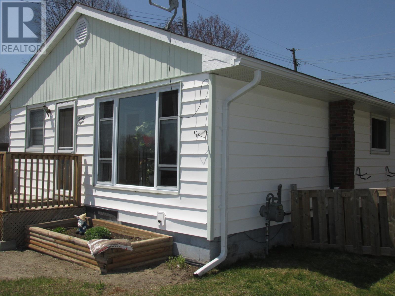 28 Denison Rd Property Photo 1