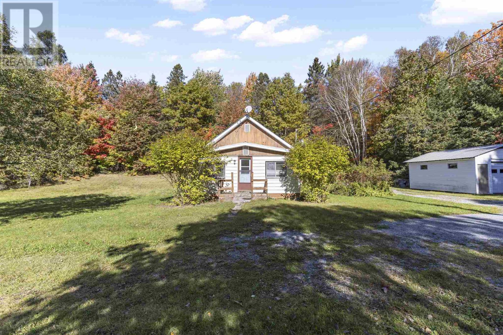 1532 Third Lin W Property Photo 1