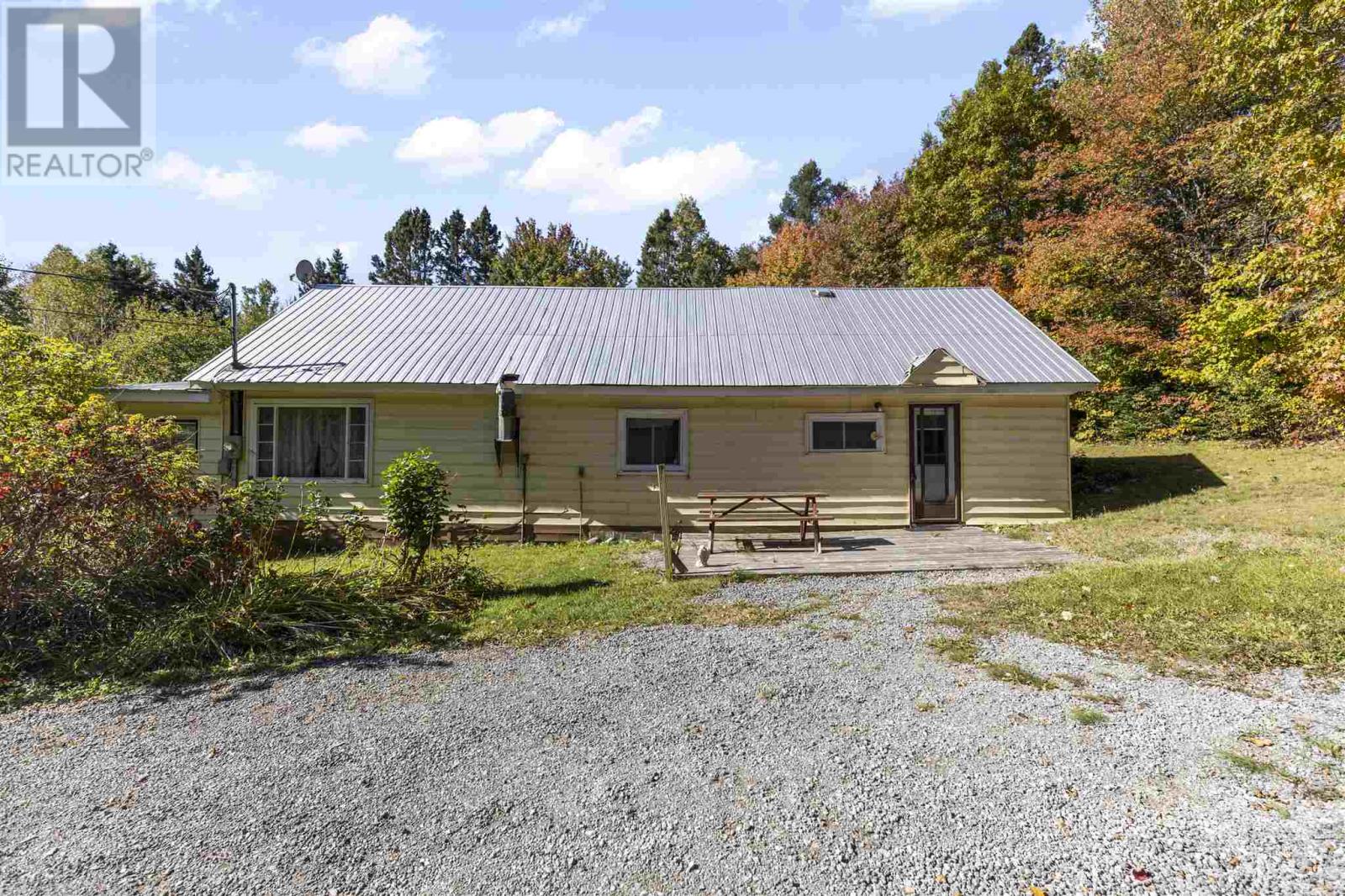 1532 Third Lin W Property Photo 2