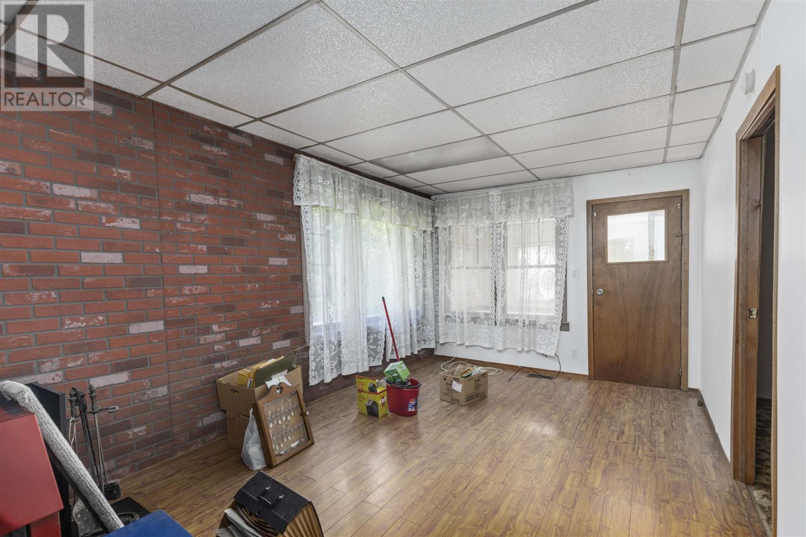 1532 Third Lin W Property Photo 13