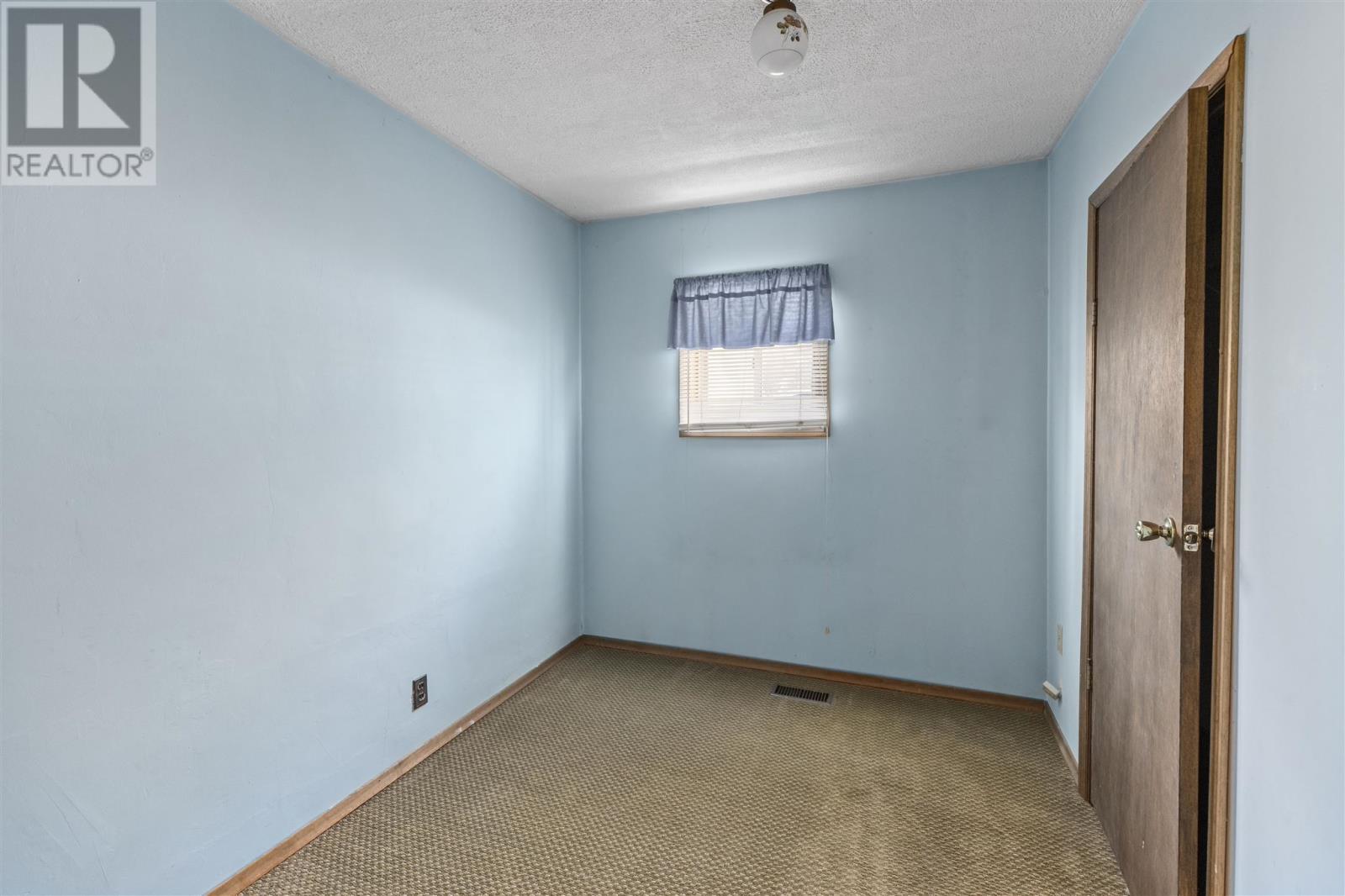 1532 Third Lin W Property Photo 24