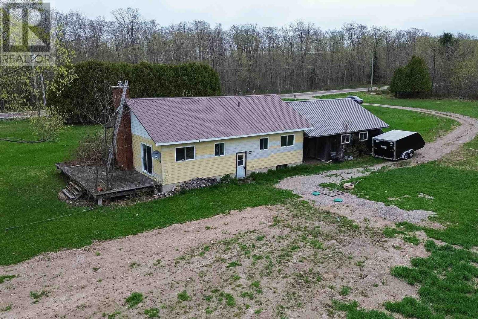 2277 D Line Rd Property Photo 3