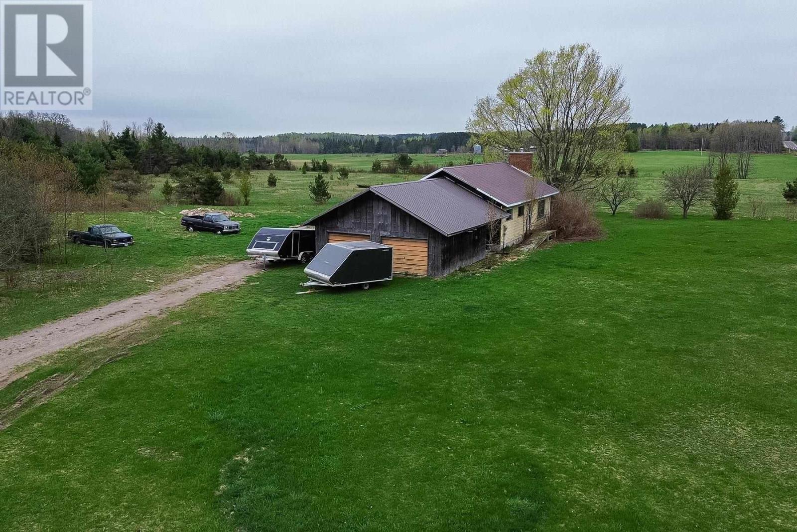 2277 D Line Rd Property Photo 9