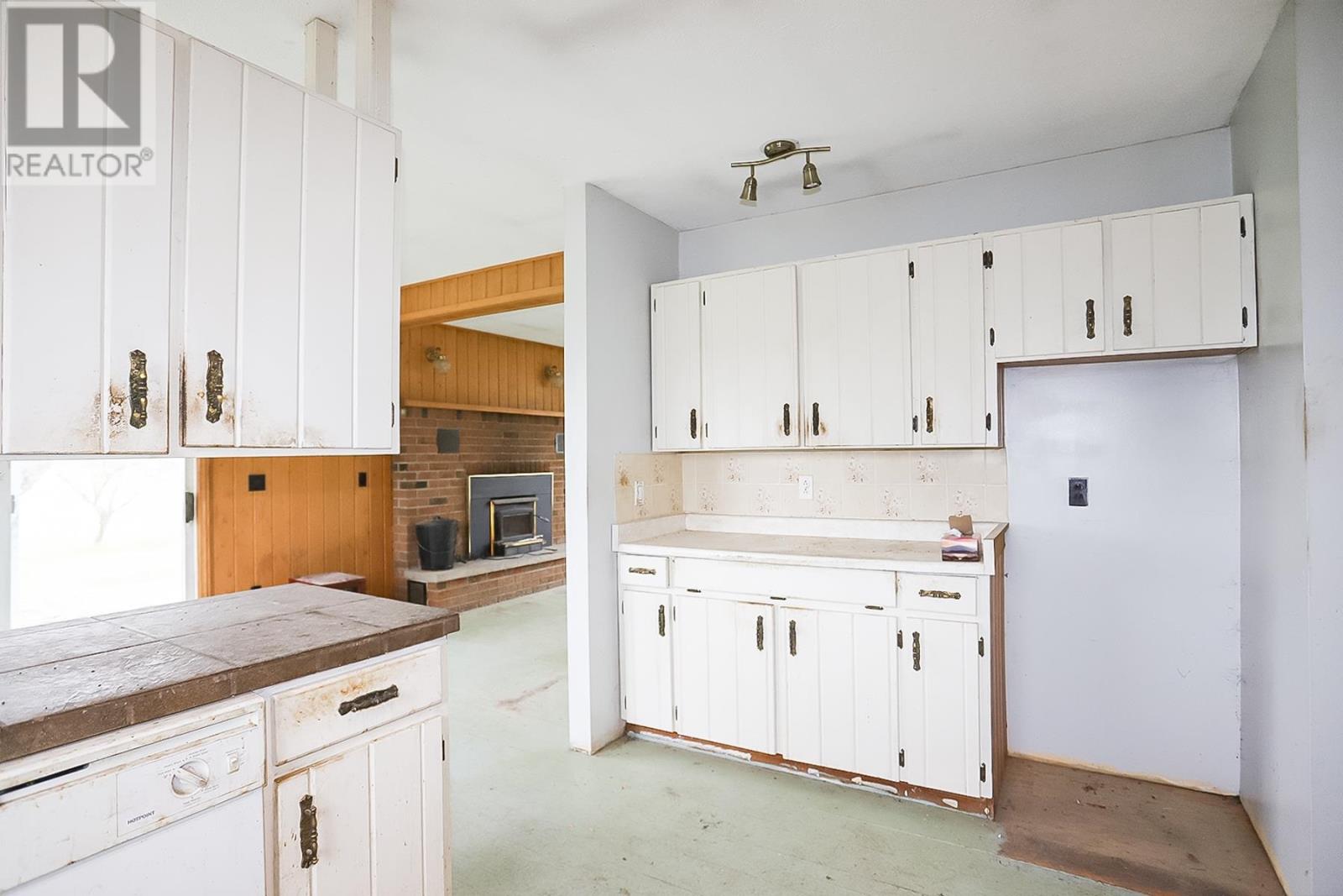 2277 D Line Rd Property Photo 27