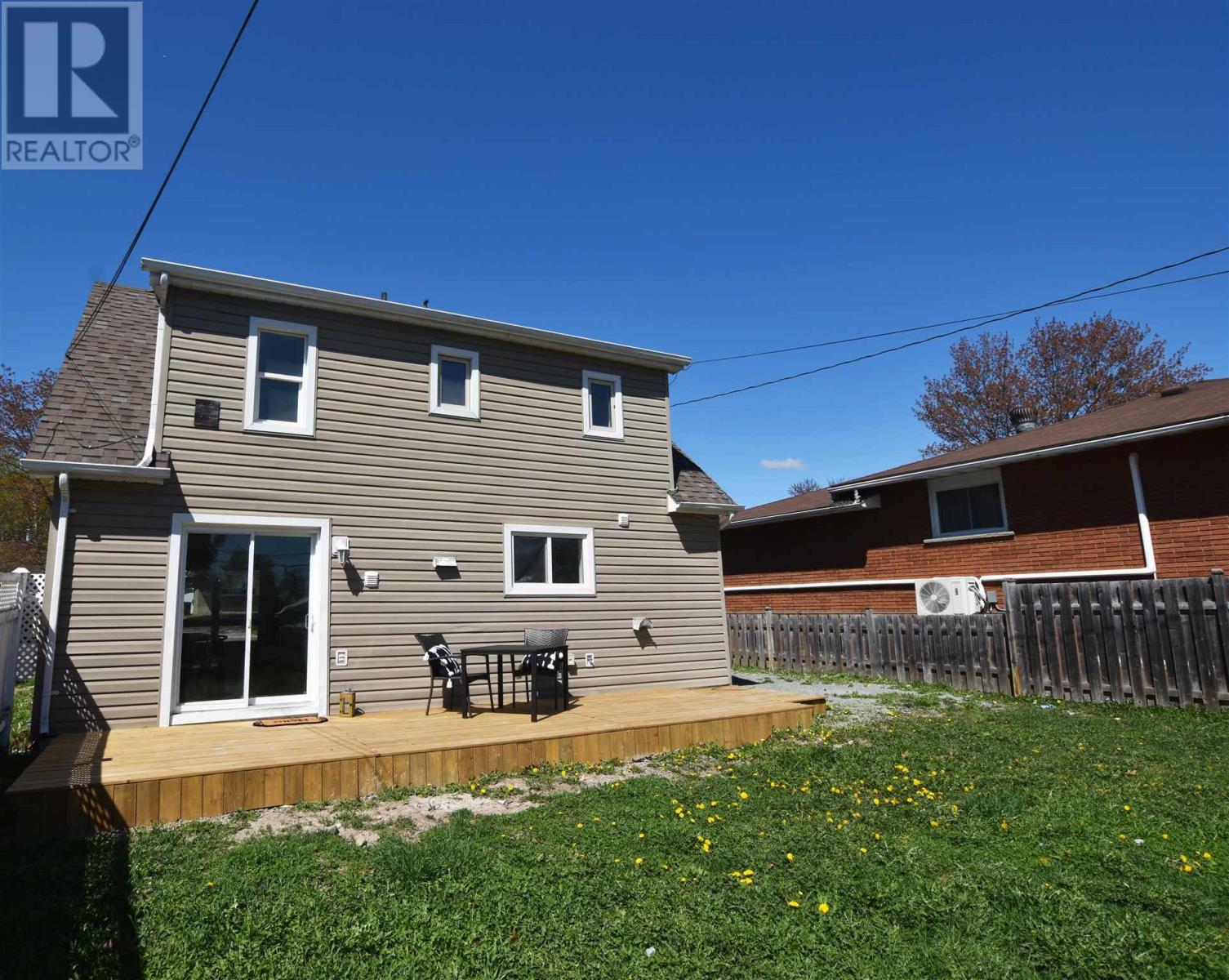 225 Tilley Rd Property Photo 4