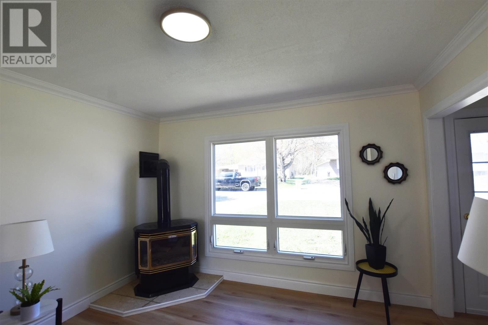 225 Tilley Rd Property Photo 12