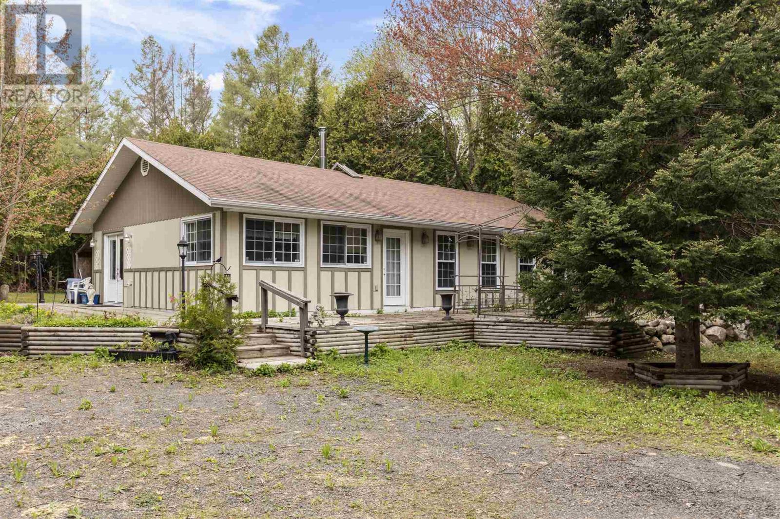 14 Lake Dr Property Photo 1