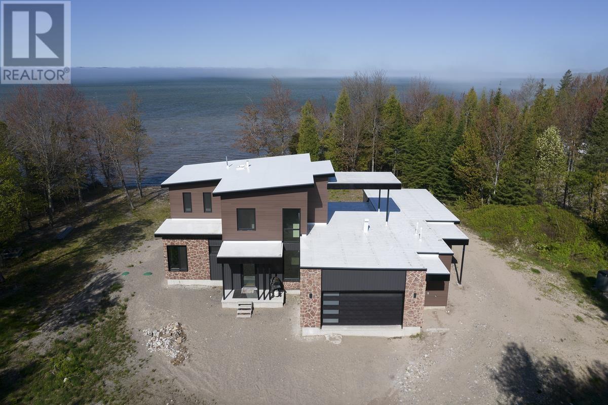 937 Sunnyside Beach Rd Property Photo 4