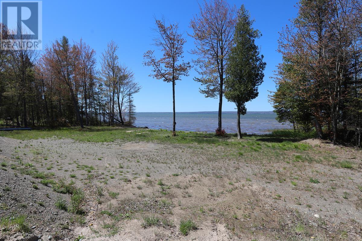 937 Sunnyside Beach Rd Property Photo 9