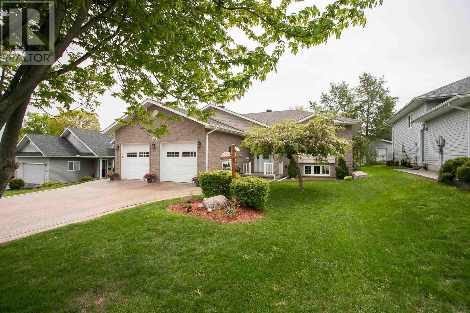 236 Millcreek Dr Property Photo 2