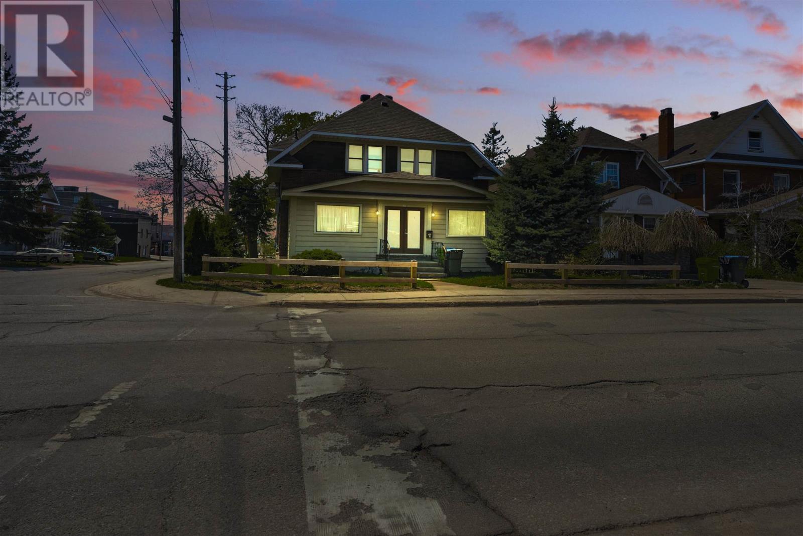 183 Albert St E Property Photo 1