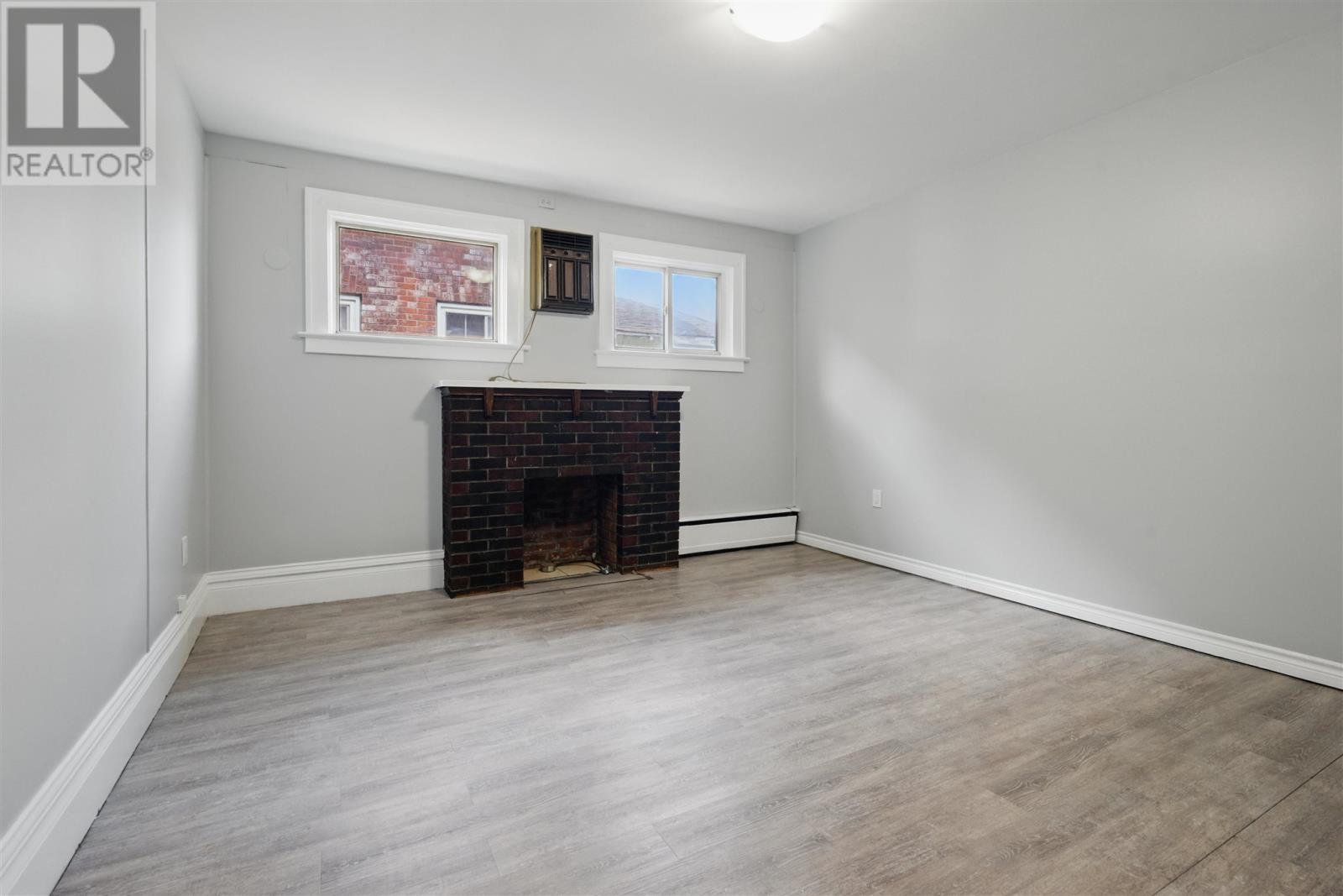 183 Albert St E Property Photo 31