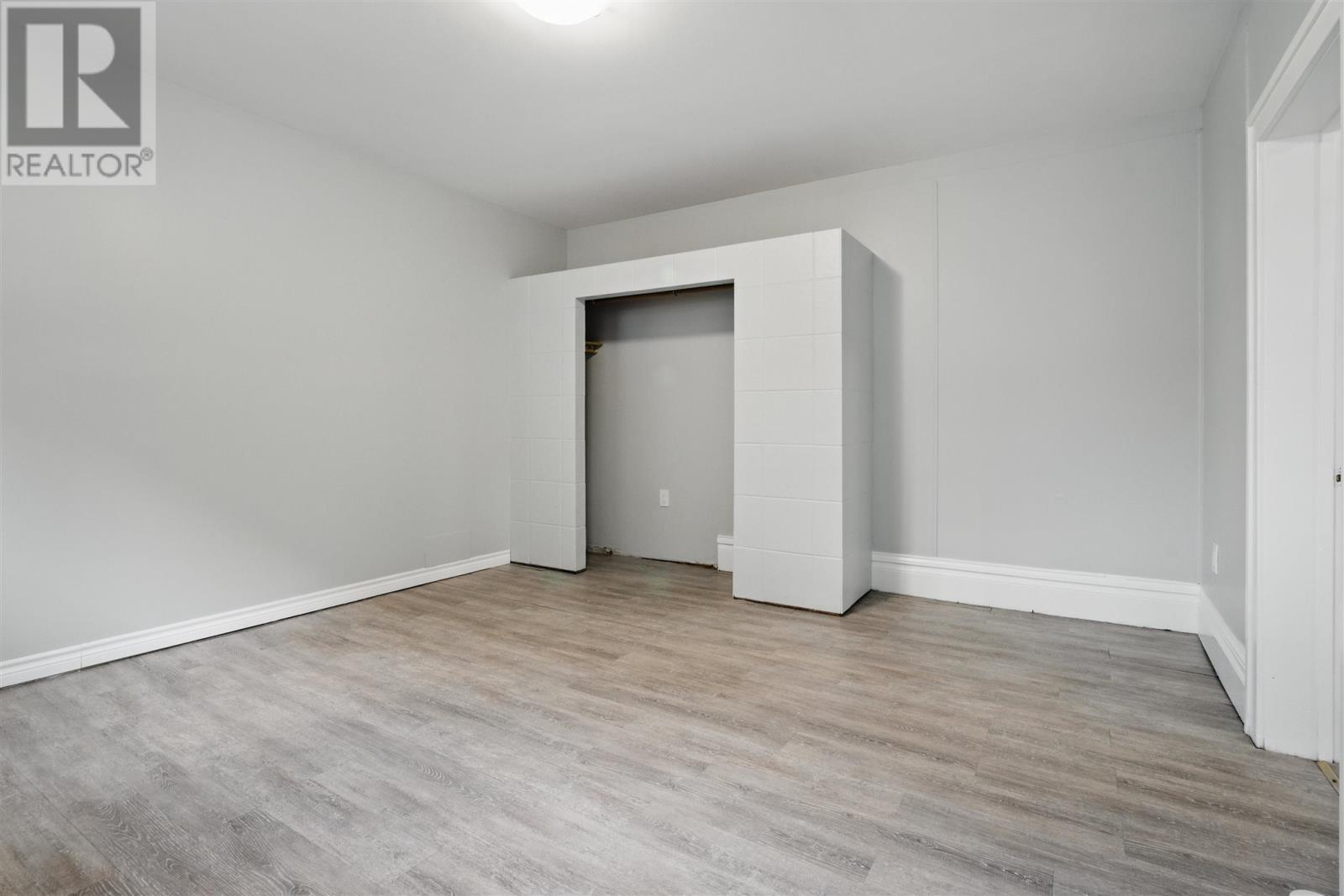 183 Albert St E Property Photo 32