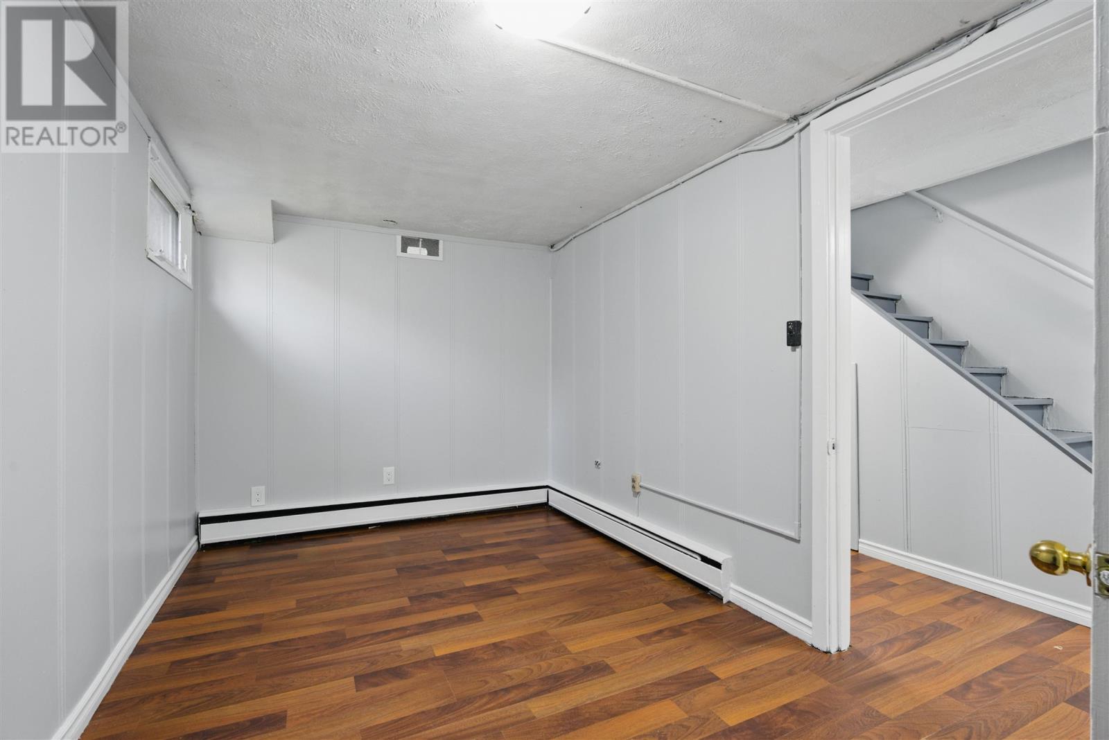 183 Albert St E Property Photo 34