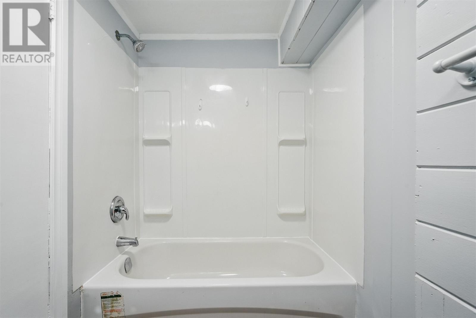 183 Albert St E Property Photo 38
