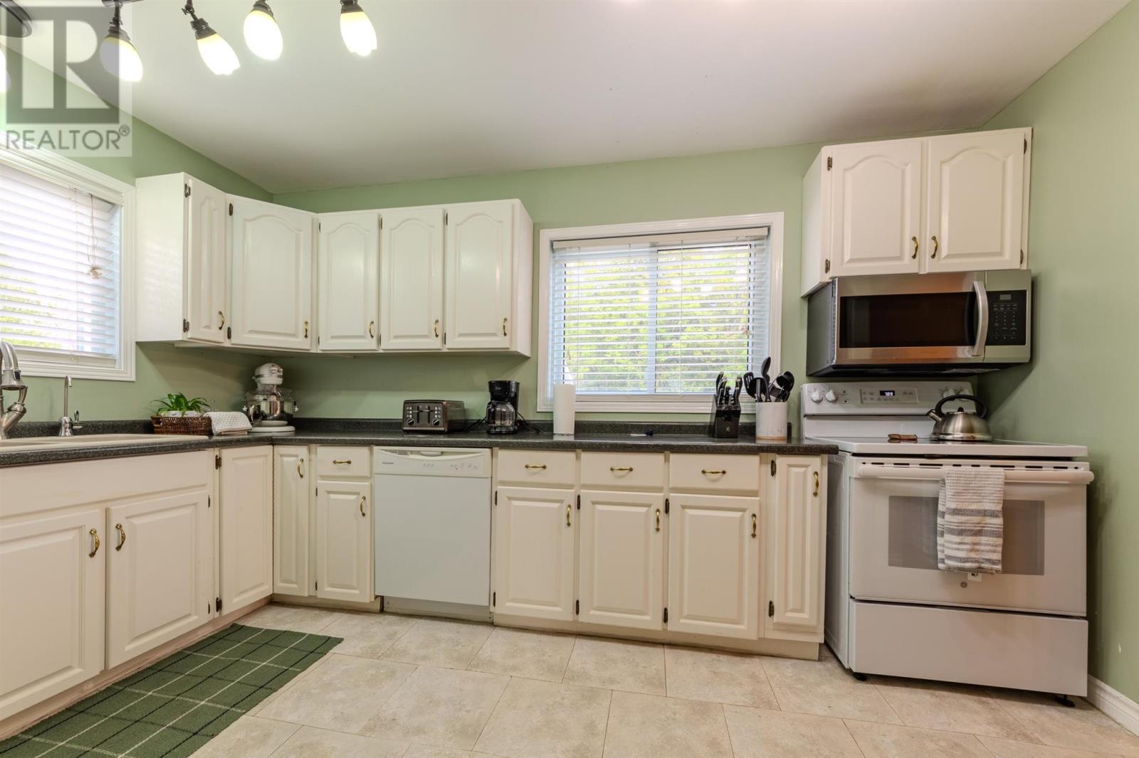 776 Second Line W Property Photo 26