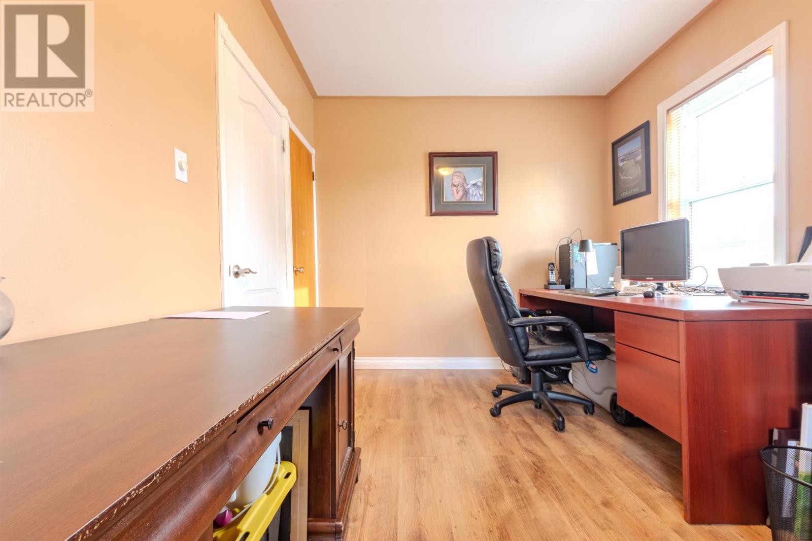776 Second Line W Property Photo 29