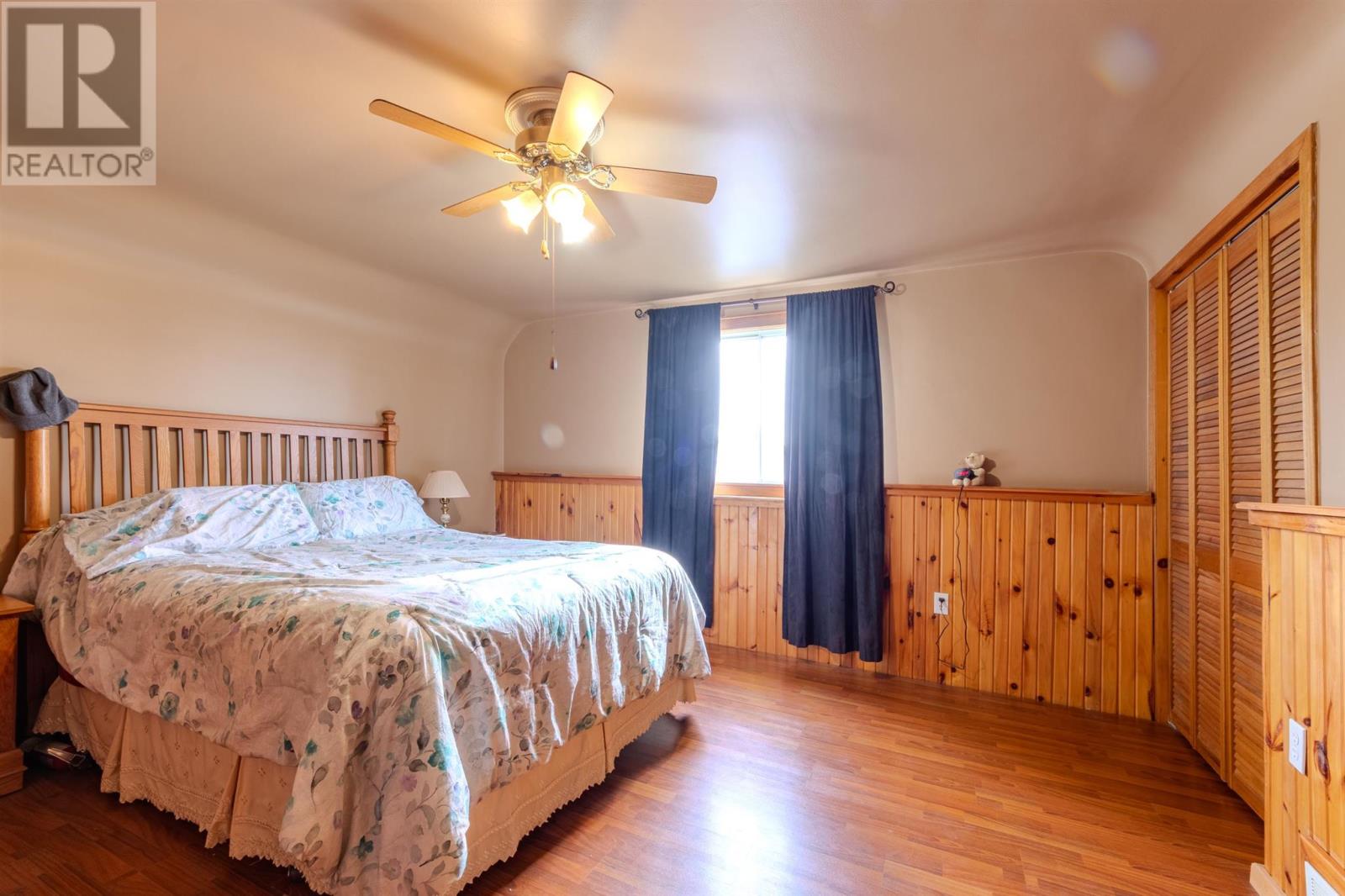 776 Second Line W Property Photo 31