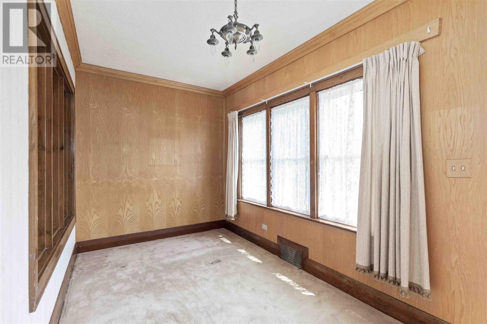 728-730 Wellington St E Property Photo 4