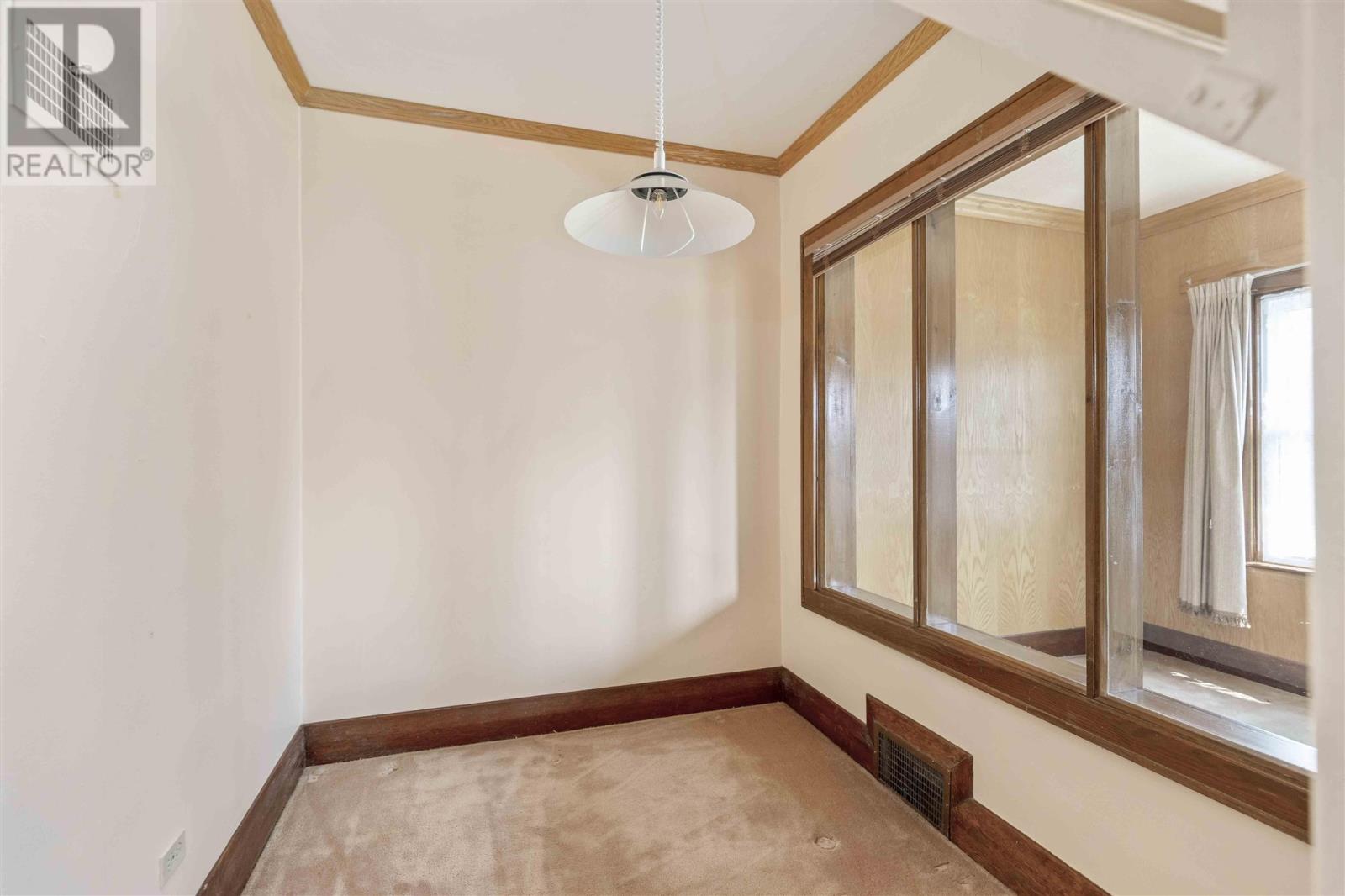 728-730 Wellington St E Property Photo 5