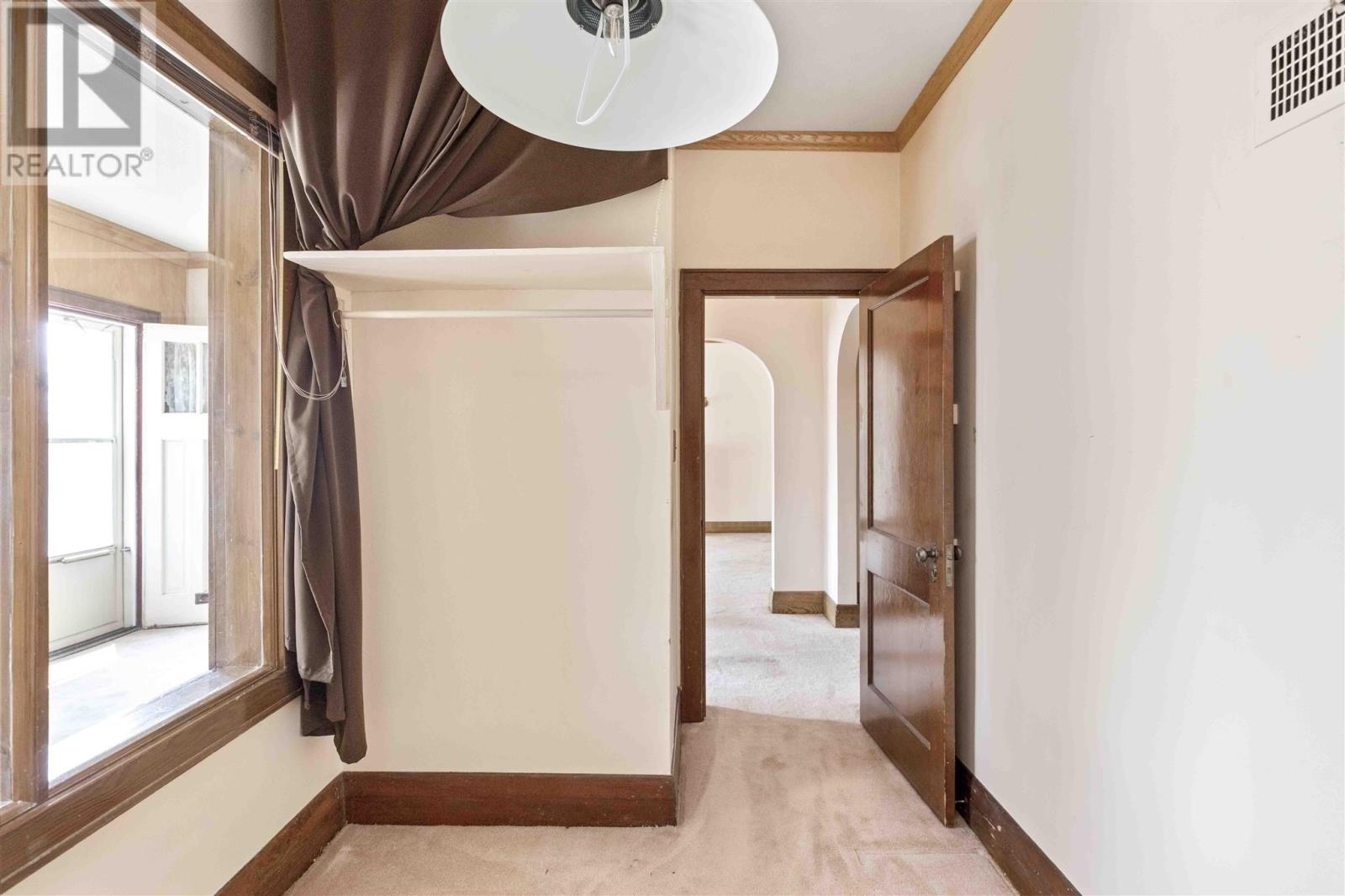 728-730 Wellington St E Property Photo 6