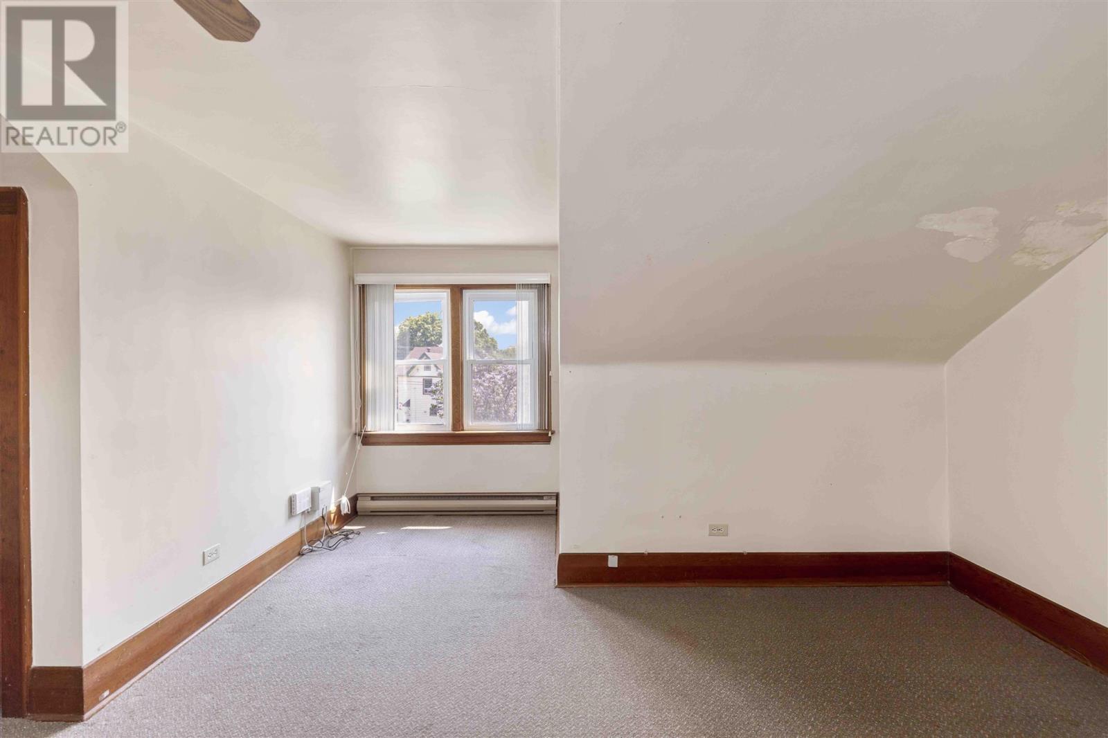 728-730 Wellington St E Property Photo 25