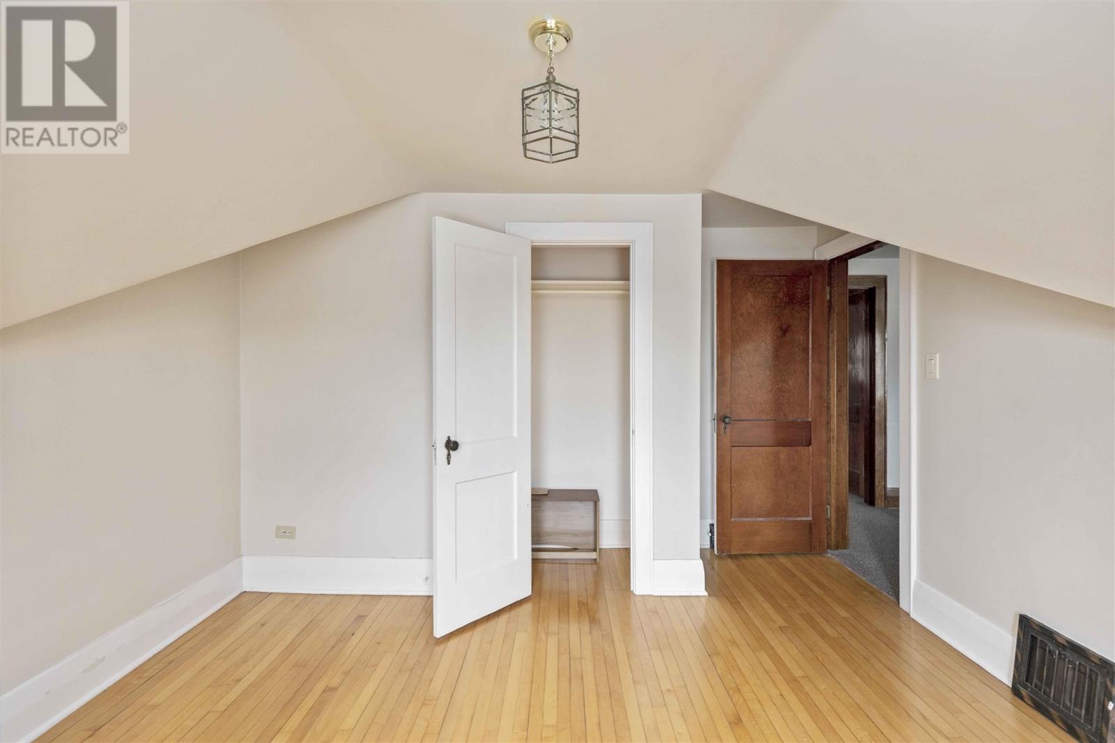 728-730 Wellington St E Property Photo 32