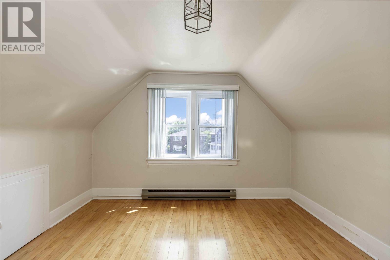 728-730 Wellington St E Property Photo 33