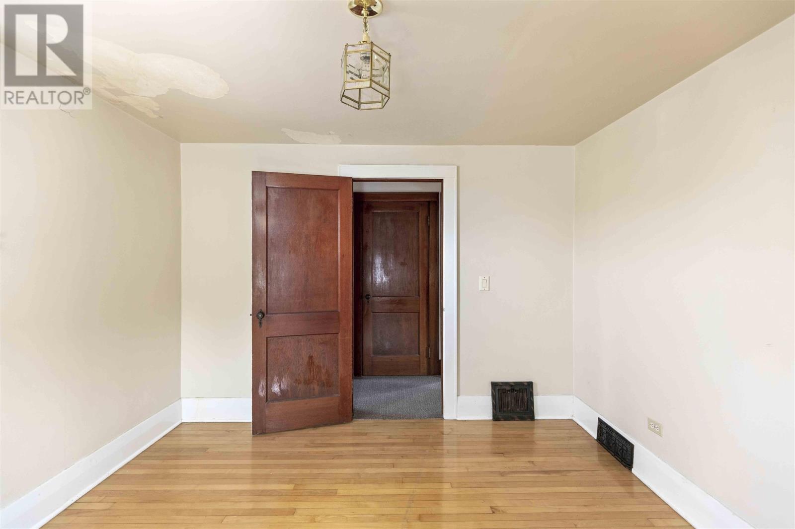 728-730 Wellington St E Property Photo 35