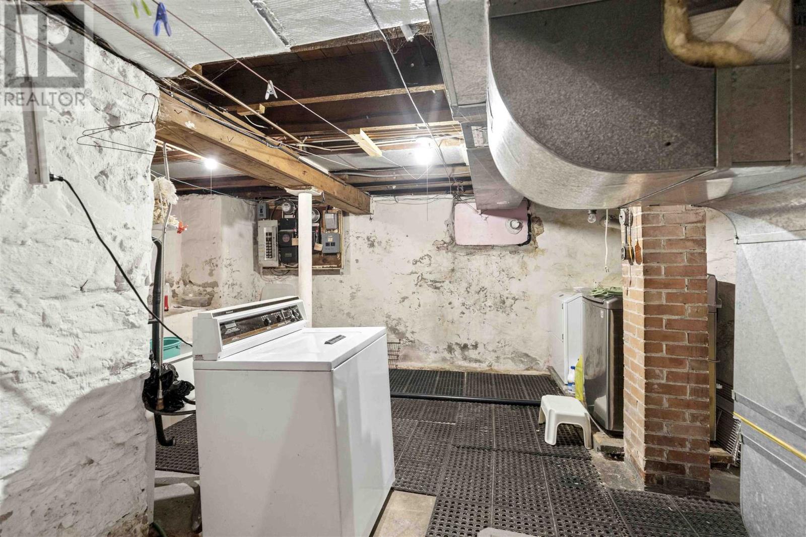 728-730 Wellington St E Property Photo 39