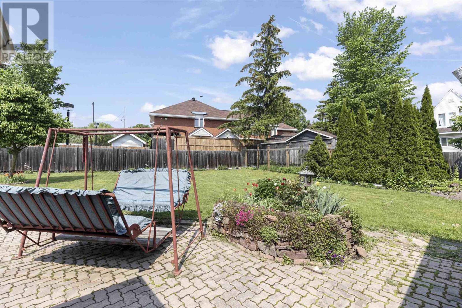 728-730 Wellington St E Property Photo 42