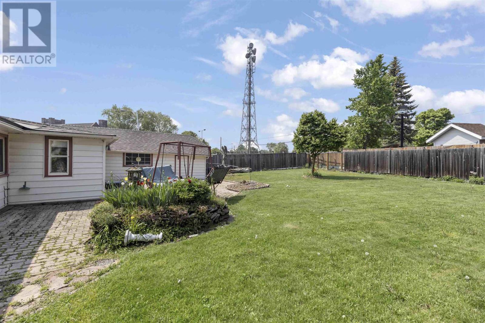 728-730 Wellington St E Property Photo 44