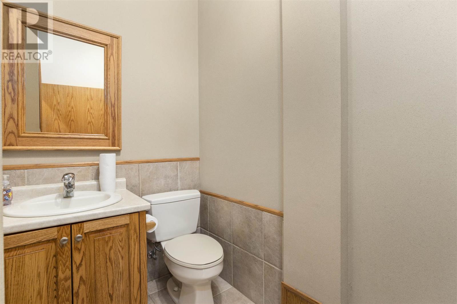 542 Queen St Property Photo 21