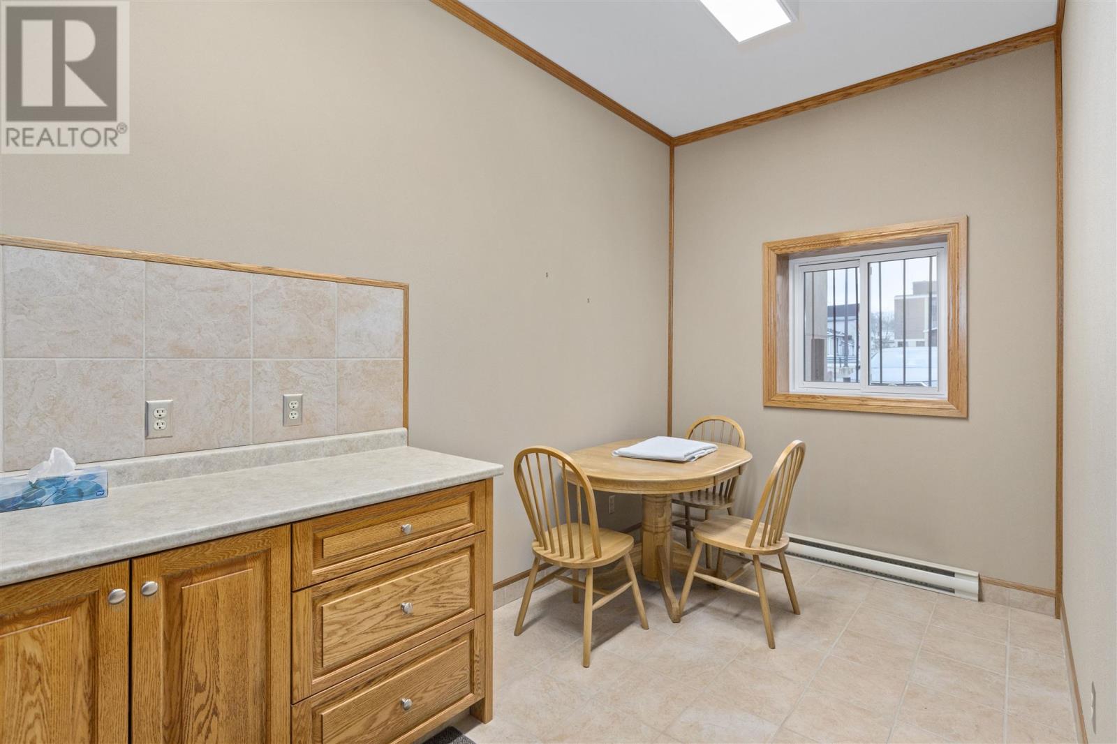 542 Queen St Property Photo 22