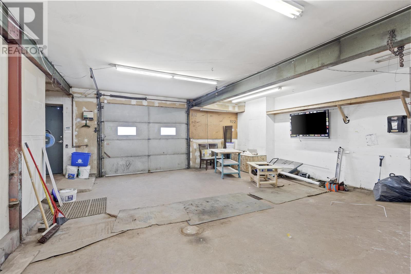 41 Albert St W Property Photo 5