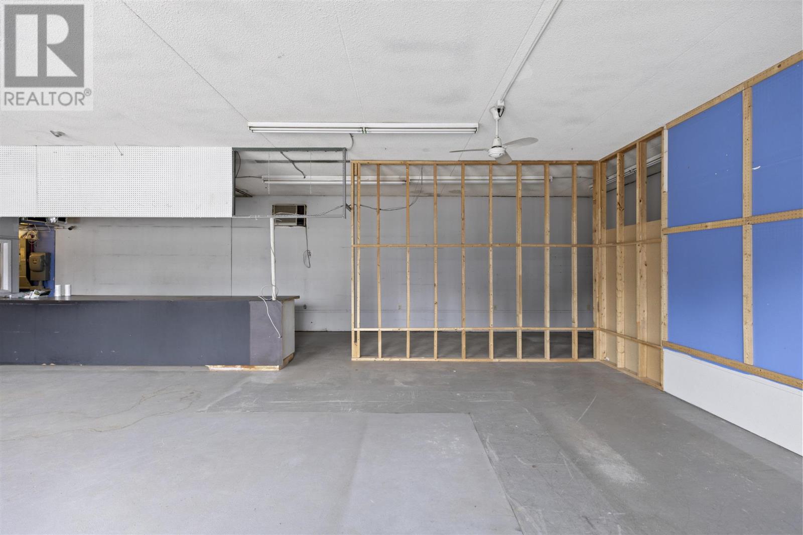 41 Albert St W Property Photo 16
