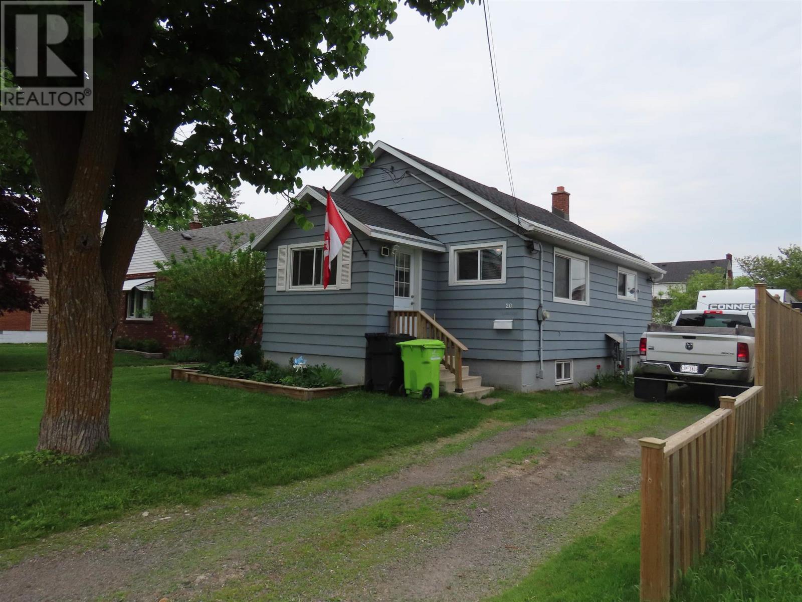20 Chestnut ST Property Photo 1