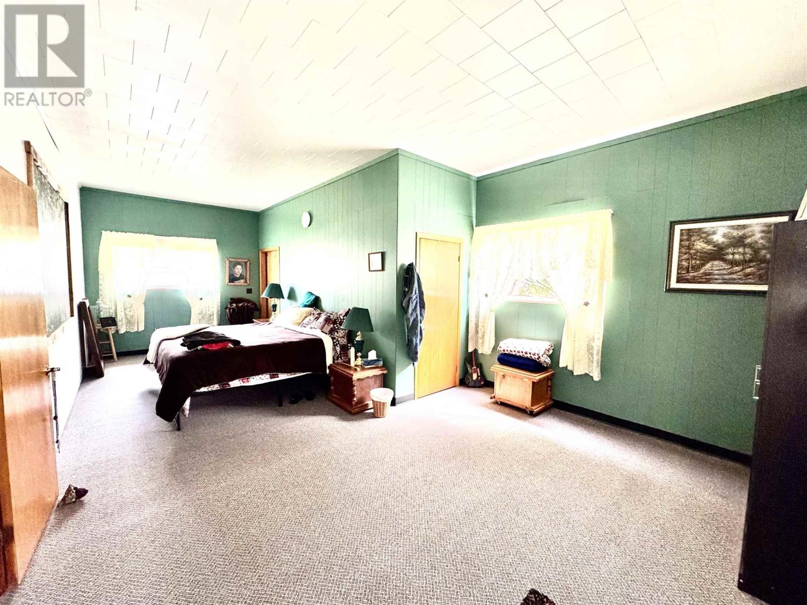 323 Hardy Ave Property Photo 21