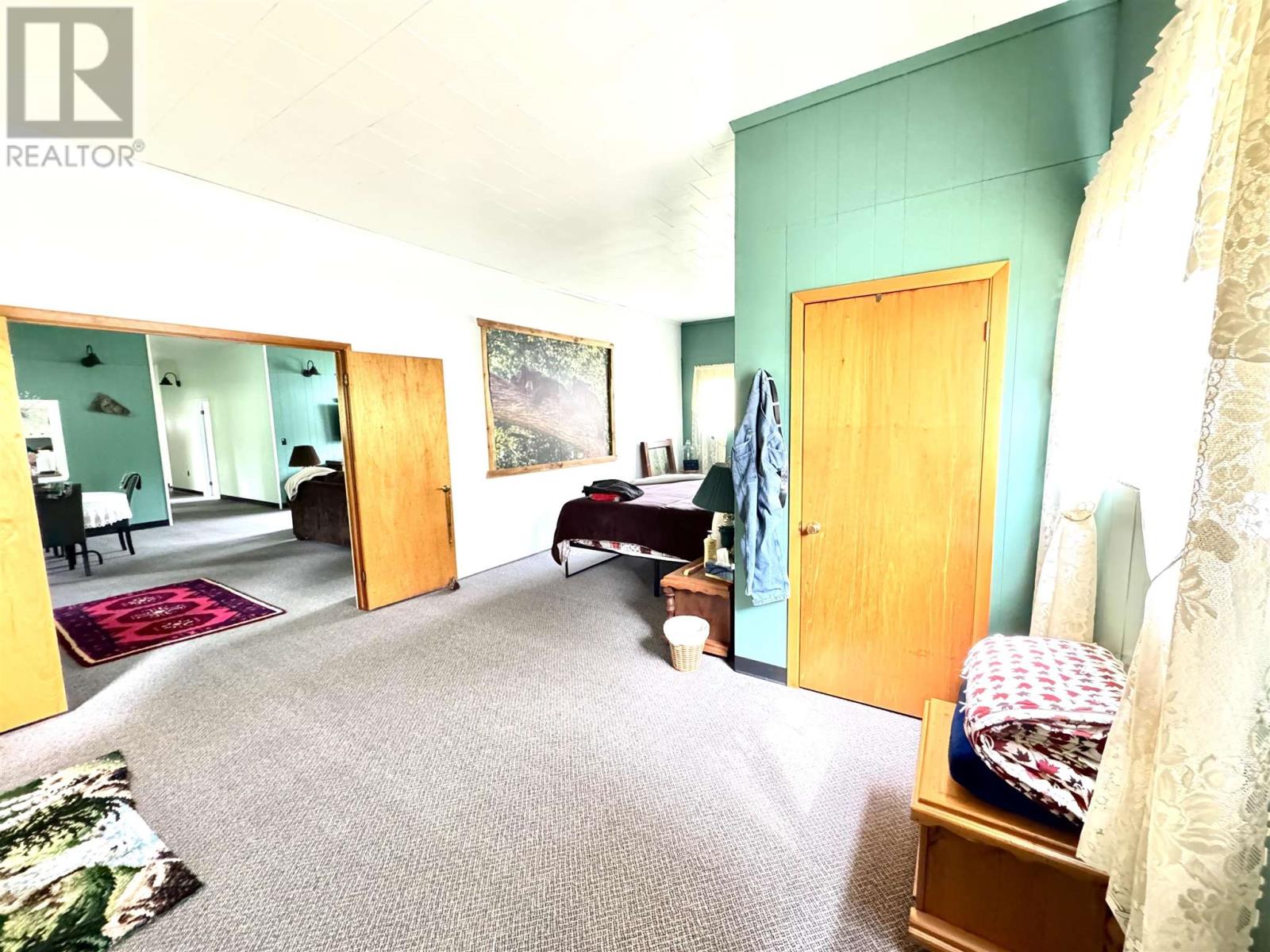 323 Hardy Ave Property Photo 22