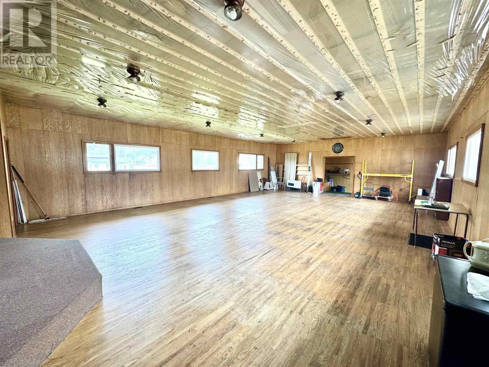 323 Hardy Ave Property Photo 28