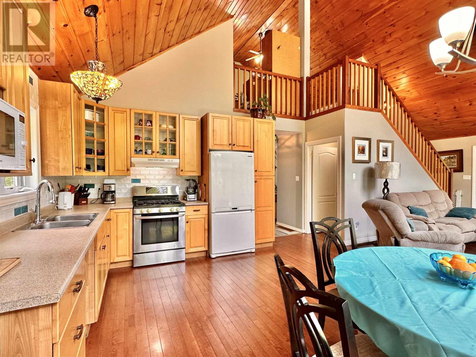 884 Dunlop Shores Rd Property Photo 8