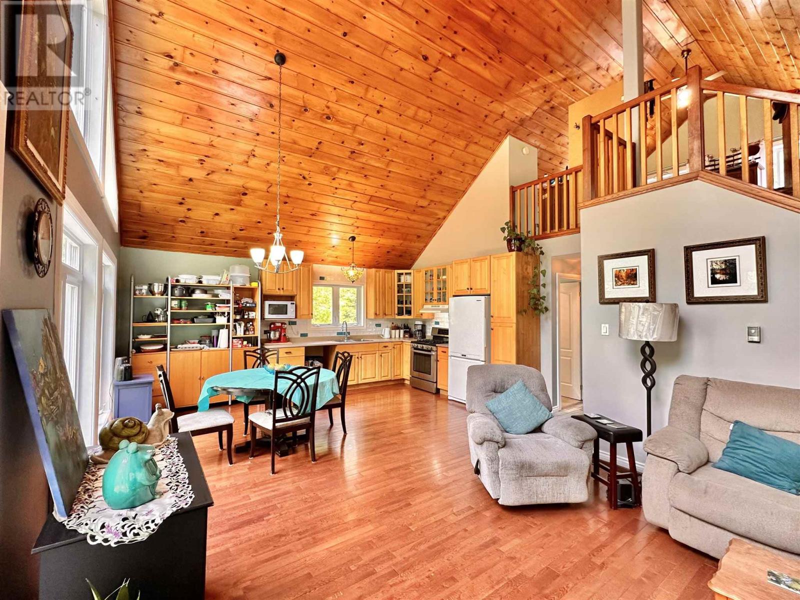 884 Dunlop Shores Rd Property Photo 12