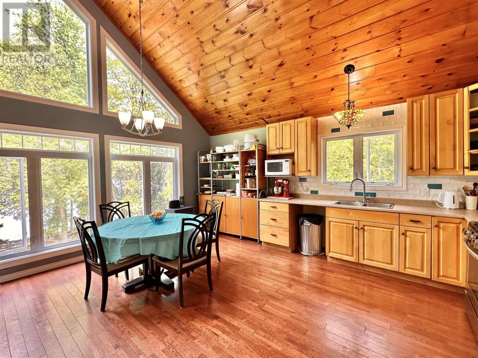 884 Dunlop Shores Rd Property Photo 13