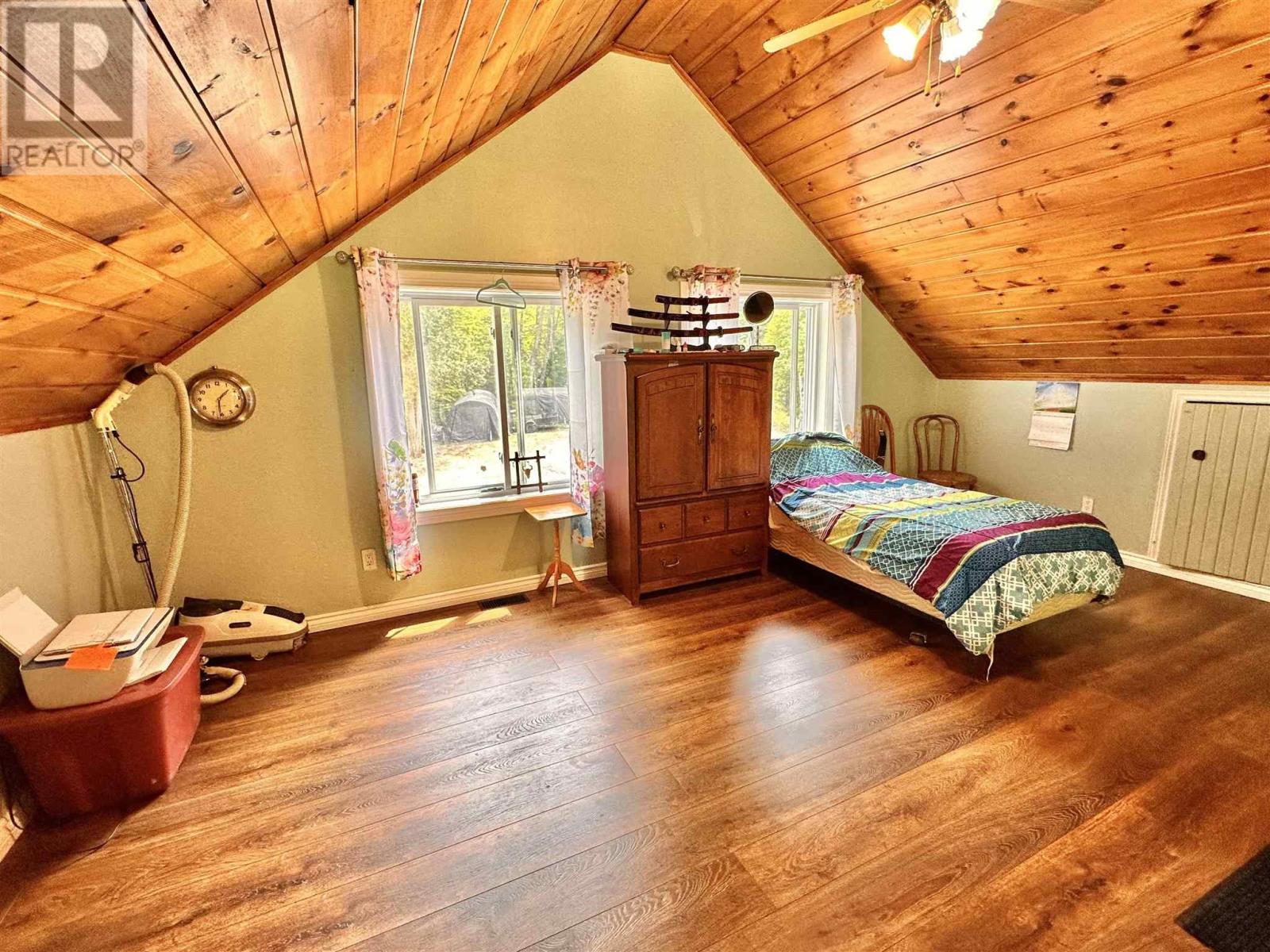 884 Dunlop Shores Rd Property Photo 23